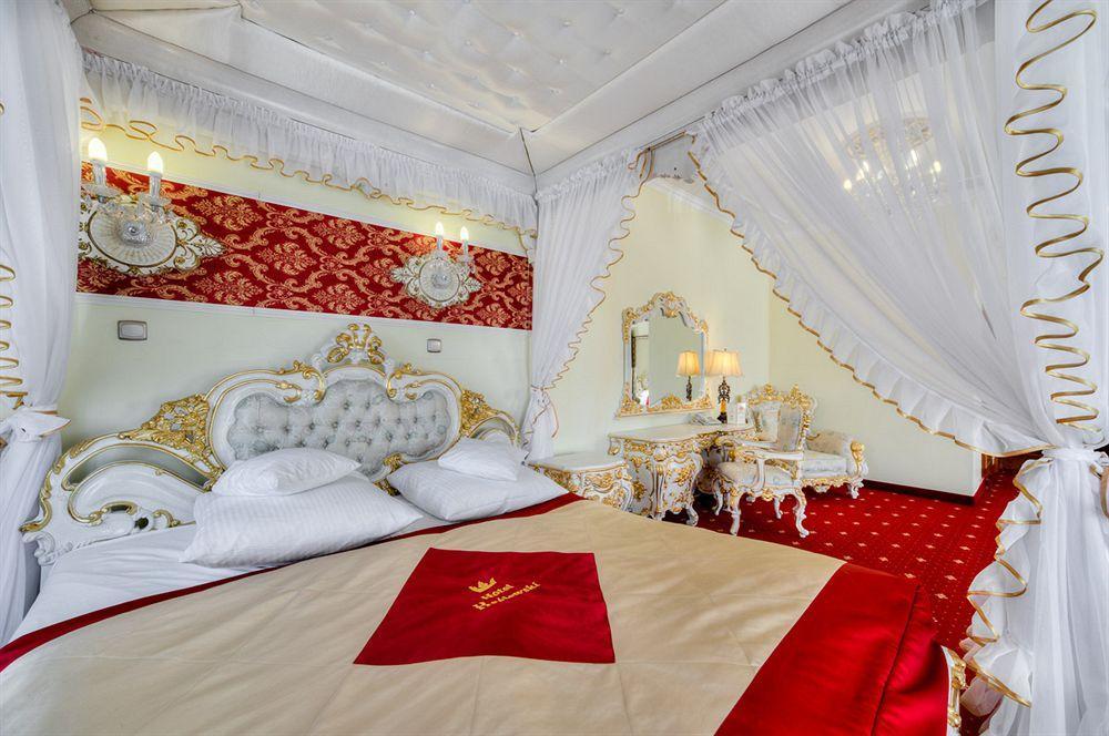 Hotel Krolewski Янов Любелски Екстериор снимка
