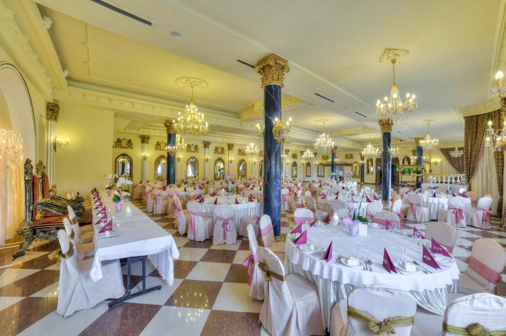 Hotel Krolewski Янов Любелски Екстериор снимка