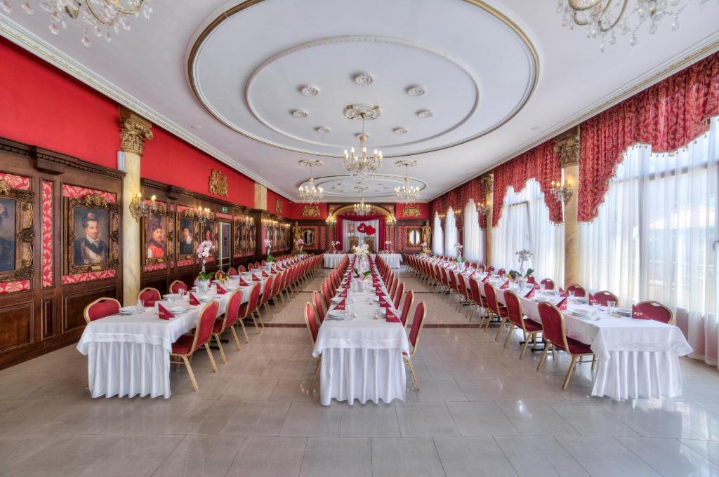 Hotel Krolewski Янов Любелски Екстериор снимка