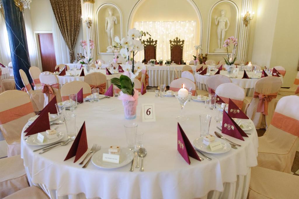 Hotel Krolewski Янов Любелски Екстериор снимка