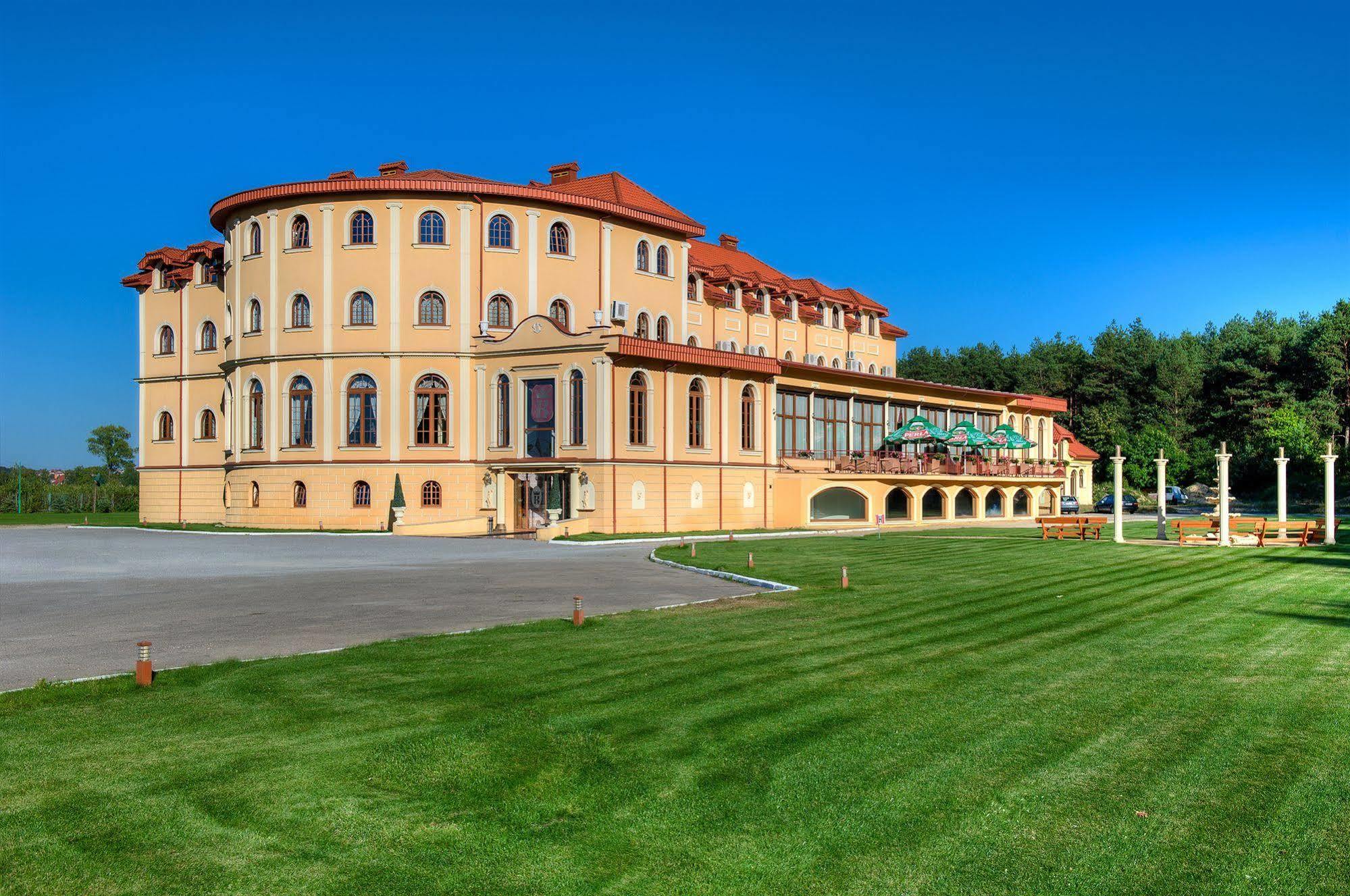 Hotel Krolewski Янов Любелски Екстериор снимка