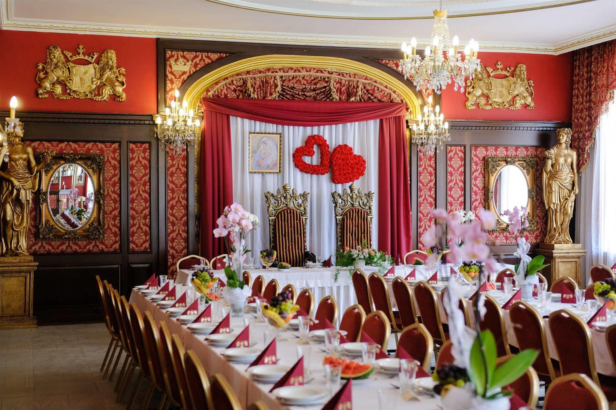 Hotel Krolewski Янов Любелски Екстериор снимка