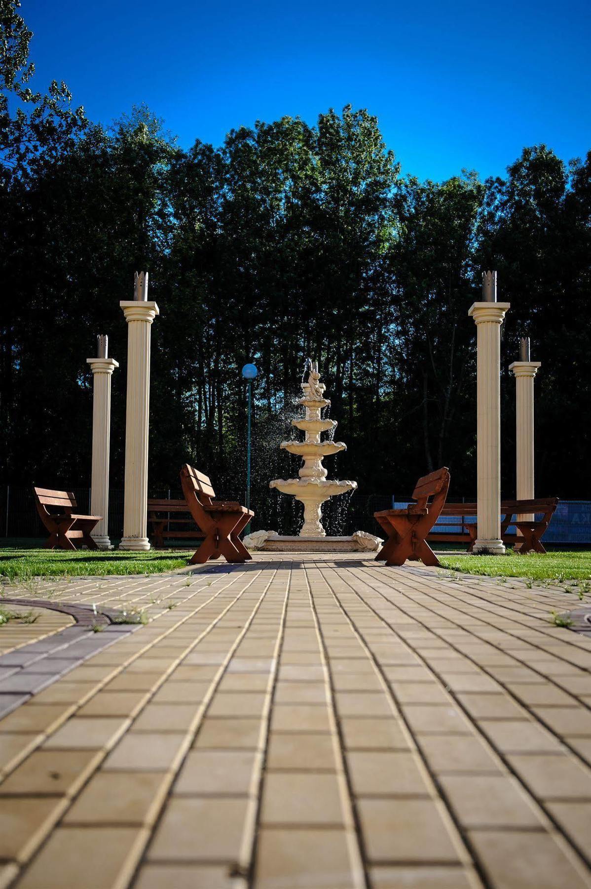Hotel Krolewski Янов Любелски Екстериор снимка