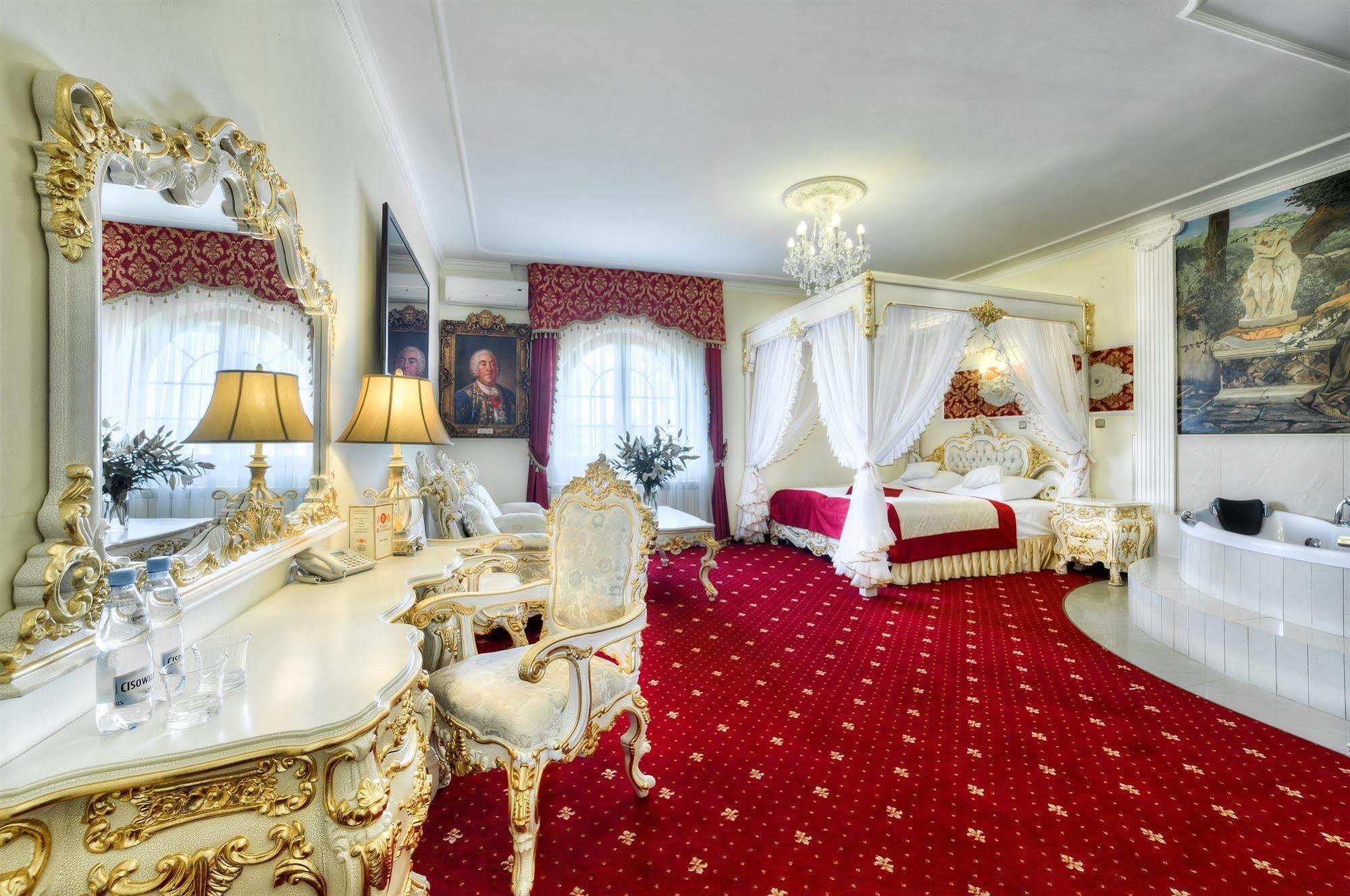 Hotel Krolewski Янов Любелски Екстериор снимка