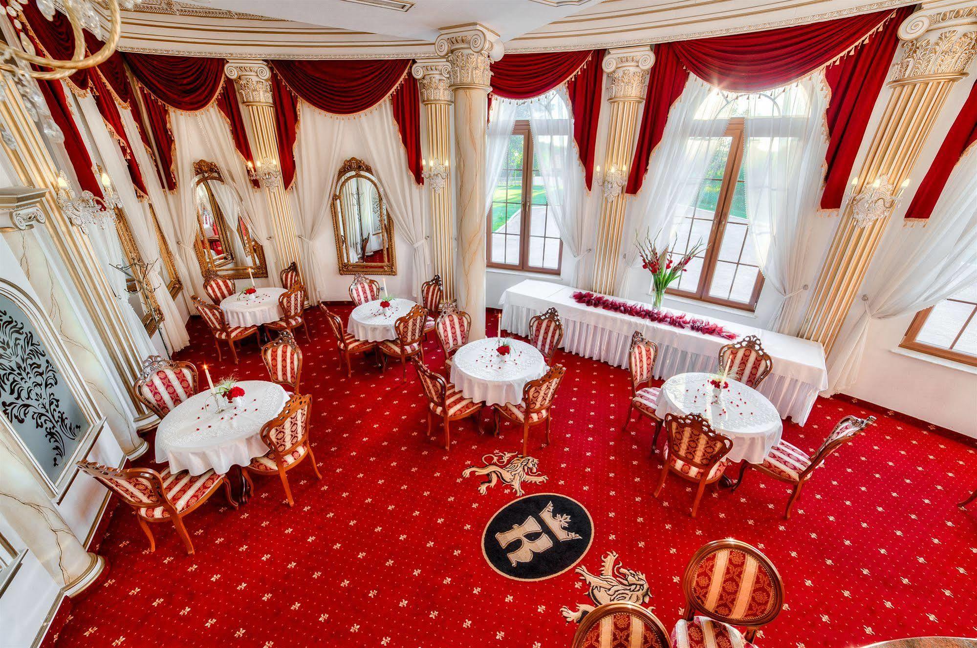 Hotel Krolewski Янов Любелски Екстериор снимка